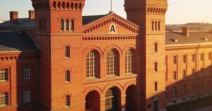 JVA Berlin Moabit: Geschichte, Alltag und Fakten der Untersuchungshaft
