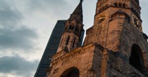 Berlin WW2 sites: Die wichtigsten historischen Orte und Mahnmale entdecken